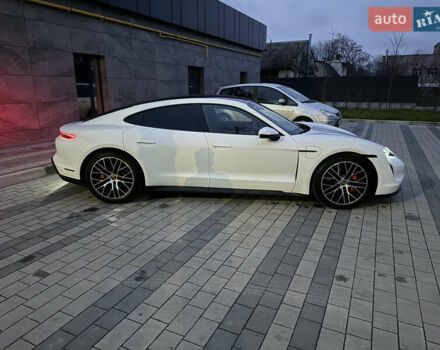 Белый Порше Тайкан, объемом двигателя 0 л и пробегом 101 тыс. км за 48000 $, фото 1 на Automoto.ua