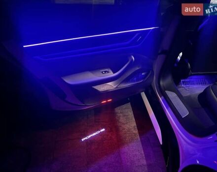 Білий Порше Тайкан, об'ємом двигуна 0 л та пробігом 41 тис. км за 59900 $, фото 28 на Automoto.ua