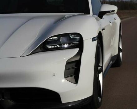 Белый Порше Тайкан, объемом двигателя 0 л и пробегом 68 тыс. км за 79700 $, фото 3 на Automoto.ua