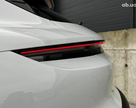 Белый Порше Тайкан, объемом двигателя 1 л и пробегом 21 тыс. км за 76990 $, фото 13 на Automoto.ua