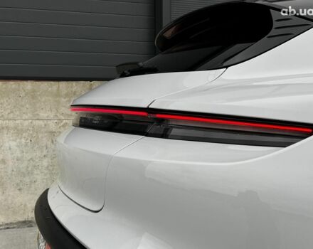 Белый Порше Тайкан, объемом двигателя 1 л и пробегом 21 тыс. км за 76990 $, фото 23 на Automoto.ua