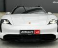 Белый Порше Тайкан, объемом двигателя 1 л и пробегом 21 тыс. км за 76990 $, фото 1 на Automoto.ua