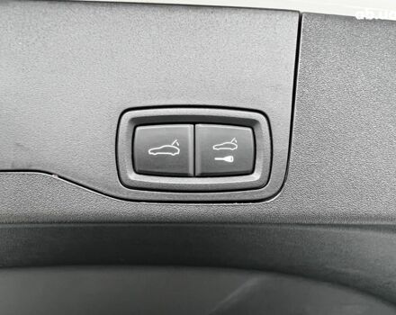 Белый Порше Тайкан, объемом двигателя 1 л и пробегом 21 тыс. км за 76990 $, фото 51 на Automoto.ua