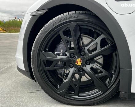 Белый Порше Тайкан, объемом двигателя 1 л и пробегом 21 тыс. км за 76990 $, фото 9 на Automoto.ua