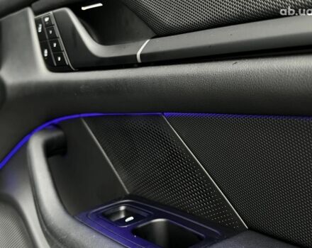 Белый Порше Тайкан, объемом двигателя 1 л и пробегом 21 тыс. км за 76990 $, фото 35 на Automoto.ua