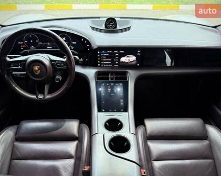 Білий Порше Тайкан, об'ємом двигуна 0 л та пробігом 170 тис. км за 56000 $, фото 16 на Automoto.ua