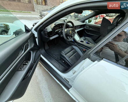 Порше Тайкан 2021 в Киеве на Automoto.ua Белый Порше Тайкан, объемом двигателя 0 л и пробегом 42 тыс. км за 75000 $, фото 17 на Automoto.ua