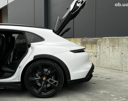 Белый Порше Тайкан, объемом двигателя 1 л и пробегом 21 тыс. км за 76990 $, фото 11 на Automoto.ua