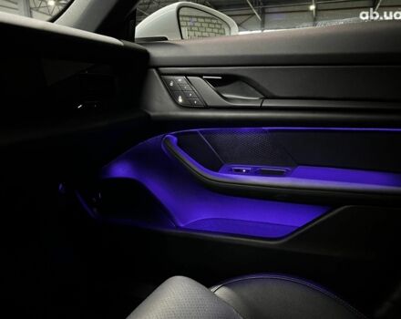 Белый Порше Тайкан, объемом двигателя 1 л и пробегом 21 тыс. км за 76990 $, фото 56 на Automoto.ua