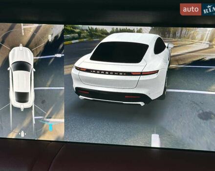 Белый Порше Тайкан, объемом двигателя 0 л и пробегом 40 тыс. км за 67000 $, фото 68 на Automoto.ua