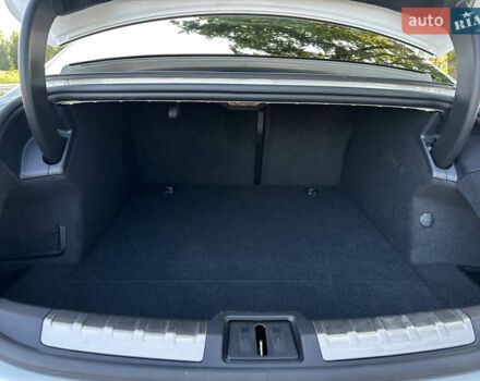 Белый Порше Тайкан, объемом двигателя 0 л и пробегом 40 тыс. км за 67000 $, фото 62 на Automoto.ua