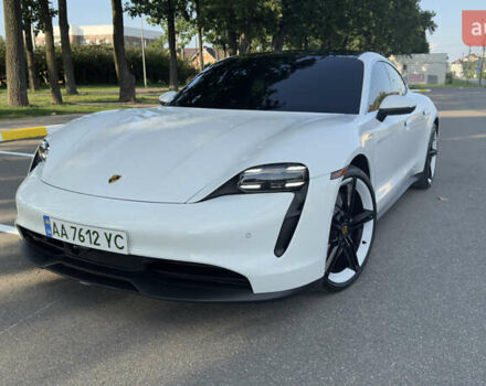 Белый Порше Тайкан, объемом двигателя 0 л и пробегом 40 тыс. км за 67000 $, фото 1 на Automoto.ua