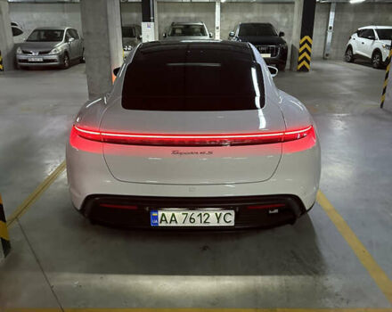 Белый Порше Тайкан, объемом двигателя 0 л и пробегом 40 тыс. км за 67000 $, фото 19 на Automoto.ua