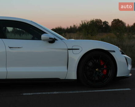 Белый Порше Тайкан, объемом двигателя 0 л и пробегом 29 тыс. км за 75800 $, фото 16 на Automoto.ua