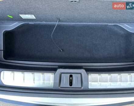 Белый Порше Тайкан, объемом двигателя 0 л и пробегом 40 тыс. км за 67000 $, фото 63 на Automoto.ua