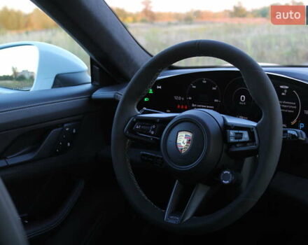 Белый Порше Тайкан, объемом двигателя 0 л и пробегом 29 тыс. км за 75800 $, фото 36 на Automoto.ua