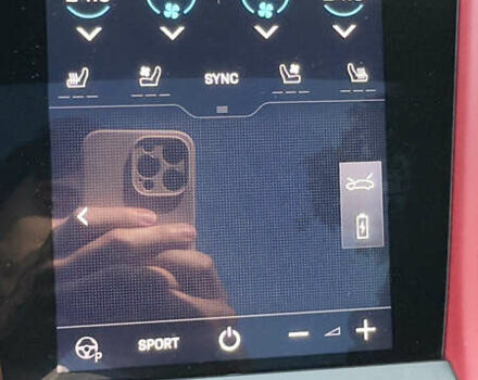 Белый Порше Тайкан, объемом двигателя 0 л и пробегом 40 тыс. км за 67000 $, фото 40 на Automoto.ua