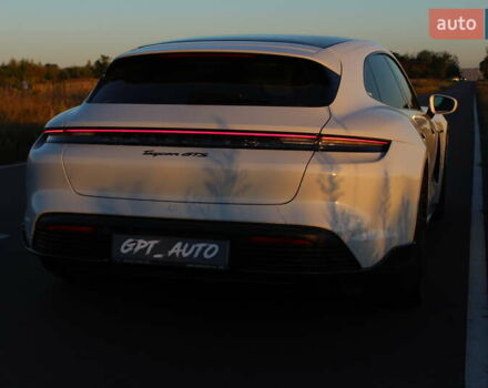 Белый Порше Тайкан, объемом двигателя 0 л и пробегом 29 тыс. км за 75800 $, фото 26 на Automoto.ua