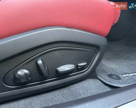 Белый Порше Тайкан, объемом двигателя 0 л и пробегом 40 тыс. км за 67000 $, фото 24 на Automoto.ua