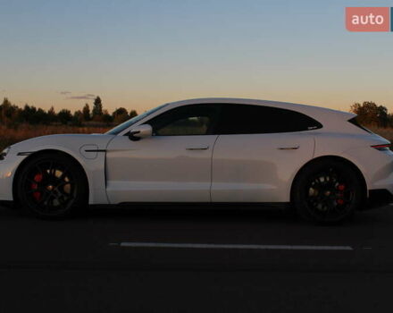 Белый Порше Тайкан, объемом двигателя 0 л и пробегом 29 тыс. км за 75800 $, фото 8 на Automoto.ua