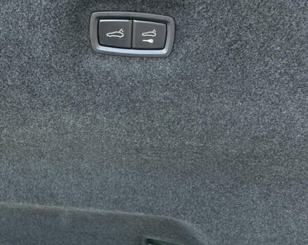 Белый Порше Тайкан, объемом двигателя 0 л и пробегом 40 тыс. км за 67000 $, фото 64 на Automoto.ua