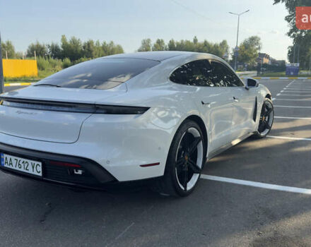 Белый Порше Тайкан, объемом двигателя 0 л и пробегом 40 тыс. км за 67000 $, фото 8 на Automoto.ua