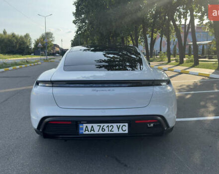 Белый Порше Тайкан, объемом двигателя 0 л и пробегом 40 тыс. км за 67000 $, фото 7 на Automoto.ua
