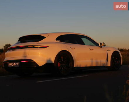 Белый Порше Тайкан, объемом двигателя 0 л и пробегом 29 тыс. км за 75800 $, фото 20 на Automoto.ua