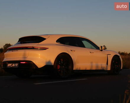 Белый Порше Тайкан, объемом двигателя 0 л и пробегом 29 тыс. км за 75800 $, фото 10 на Automoto.ua