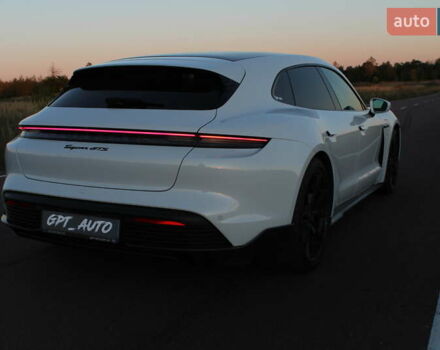 Белый Порше Тайкан, объемом двигателя 0 л и пробегом 29 тыс. км за 75800 $, фото 23 на Automoto.ua