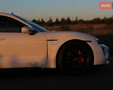 Белый Порше Тайкан, объемом двигателя 0 л и пробегом 29 тыс. км за 75800 $, фото 19 на Automoto.ua