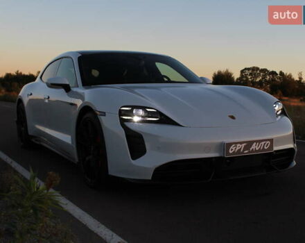 Белый Порше Тайкан, объемом двигателя 0 л и пробегом 29 тыс. км за 75800 $, фото 2 на Automoto.ua