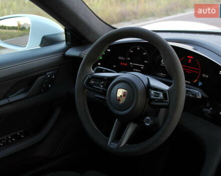 Белый Порше Тайкан, объемом двигателя 0 л и пробегом 29 тыс. км за 75800 $, фото 31 на Automoto.ua