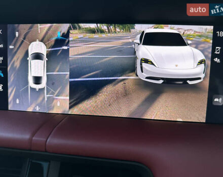 Белый Порше Тайкан, объемом двигателя 0 л и пробегом 40 тыс. км за 67000 $, фото 69 на Automoto.ua