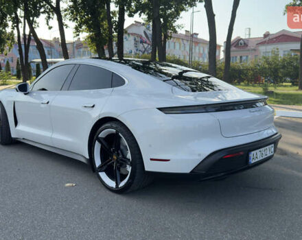 Белый Порше Тайкан, объемом двигателя 0 л и пробегом 40 тыс. км за 67000 $, фото 6 на Automoto.ua