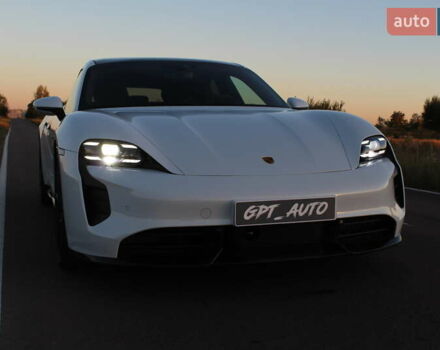 Белый Порше Тайкан, объемом двигателя 0 л и пробегом 29 тыс. км за 75800 $, фото 4 на Automoto.ua