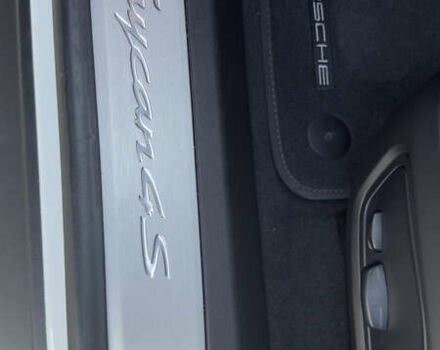 Белый Порше Тайкан, объемом двигателя 0 л и пробегом 40 тыс. км за 67000 $, фото 36 на Automoto.ua