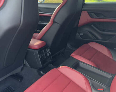 Белый Порше Тайкан, объемом двигателя 0 л и пробегом 40 тыс. км за 67000 $, фото 28 на Automoto.ua