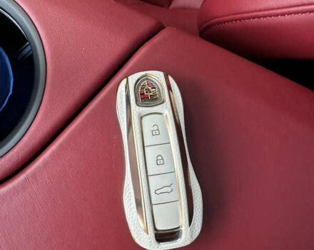 Белый Порше Тайкан, объемом двигателя 0 л и пробегом 40 тыс. км за 67000 $, фото 22 на Automoto.ua