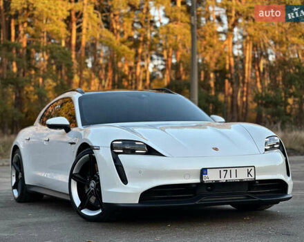 Белый Порше Тайкан, объемом двигателя 0 л и пробегом 33 тыс. км за 75500 $, фото 23 на Automoto.ua