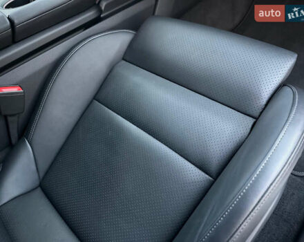 Белый Порше Тайкан, объемом двигателя 0 л и пробегом 33 тыс. км за 75500 $, фото 58 на Automoto.ua