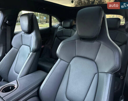 Белый Порше Тайкан, объемом двигателя 0 л и пробегом 33 тыс. км за 75500 $, фото 44 на Automoto.ua