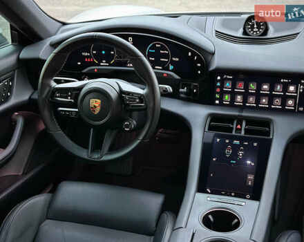 Белый Порше Тайкан, объемом двигателя 0 л и пробегом 33 тыс. км за 75500 $, фото 75 на Automoto.ua