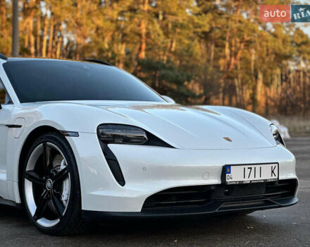 Белый Порше Тайкан, объемом двигателя 0 л и пробегом 33 тыс. км за 75500 $, фото 16 на Automoto.ua