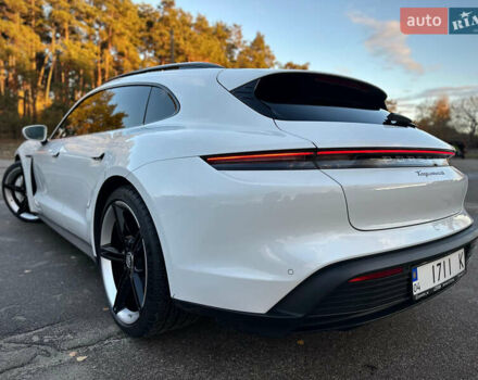 Белый Порше Тайкан, объемом двигателя 0 л и пробегом 33 тыс. км за 75500 $, фото 32 на Automoto.ua