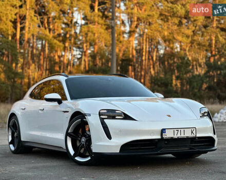 Белый Порше Тайкан, объемом двигателя 0 л и пробегом 33 тыс. км за 75500 $, фото 24 на Automoto.ua