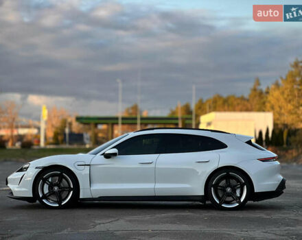Белый Порше Тайкан, объемом двигателя 0 л и пробегом 33 тыс. км за 75500 $, фото 11 на Automoto.ua