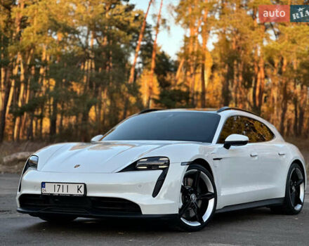 Белый Порше Тайкан, объемом двигателя 0 л и пробегом 33 тыс. км за 75500 $, фото 10 на Automoto.ua