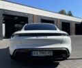 Белый Порше Тайкан, объемом двигателя 0 л и пробегом 37 тыс. км за 75900 $, фото 10 на Automoto.ua