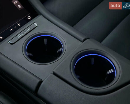 Белый Порше Тайкан, объемом двигателя 0 л и пробегом 33 тыс. км за 75500 $, фото 89 на Automoto.ua